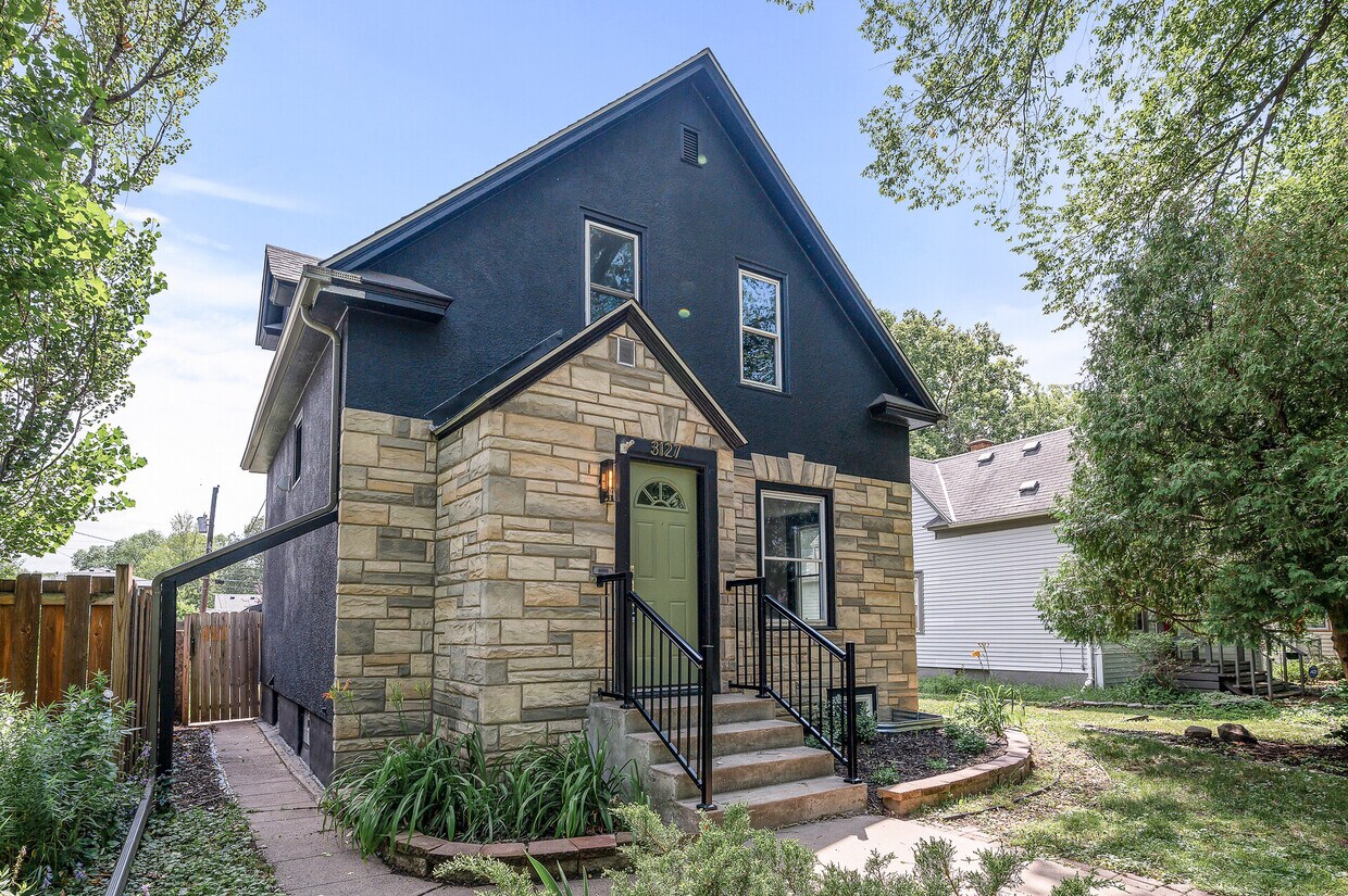 Primary Photo - 3127 33rd Ave S