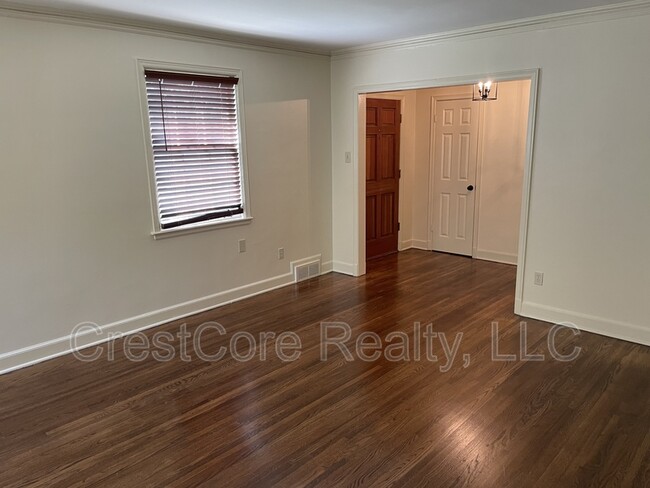 Building Photo - 5152 S Charlotte Cir