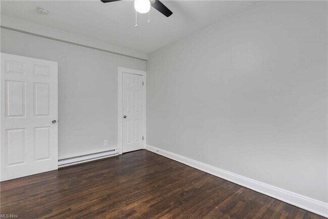 Building Photo - 1385 Cranford Ave