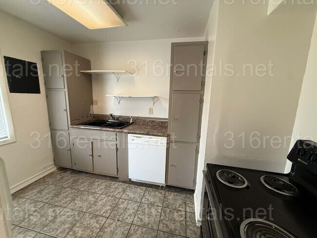 Foto del edificio - $815 - 2 bedroom/ 1 bathroom - Single Family Home