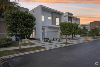 Building Photo - 10445 NW 68th Terrace