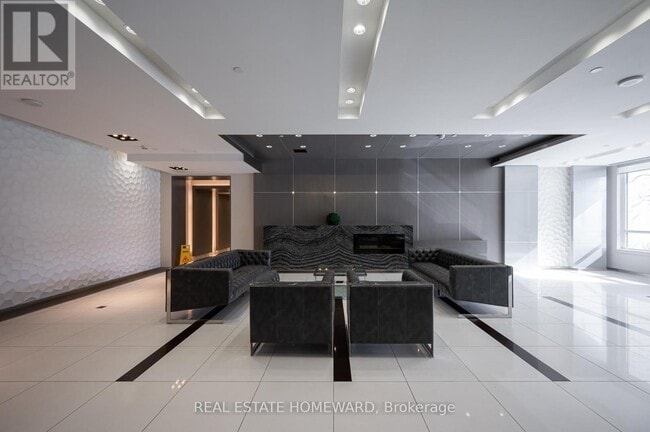 Building Photo - 7165 Yonge St