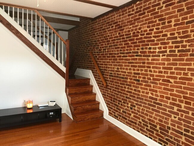 Foto del edificio - Updated 3-Bedroom, 1-Bath Home in HOT Remi...