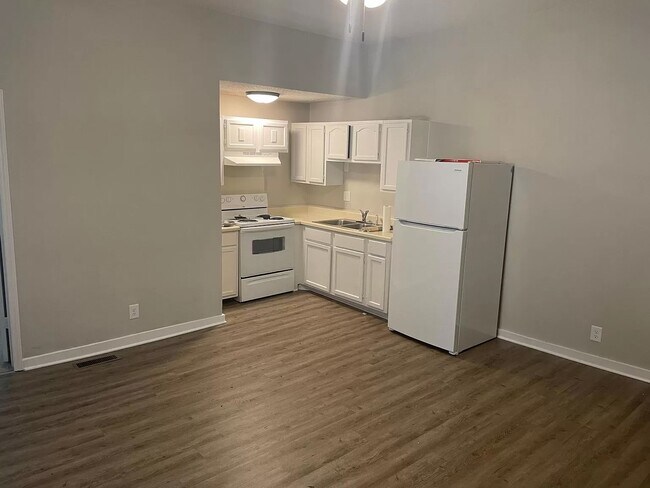 Foto del edificio - 727 N Maple St