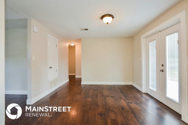 Building Photo - 106 Hughes Ave