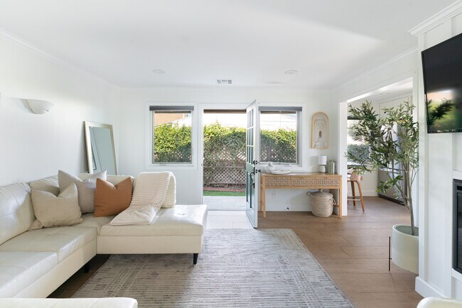 Photo - 8418 Glider Ave House