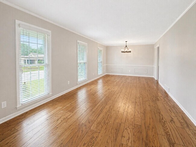 Foto del edificio - 2148 Riverdale Rd