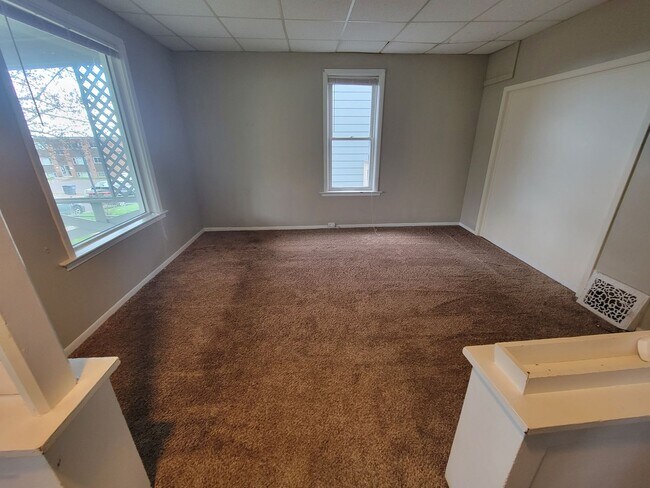 Foto del edificio - AVAILABLE JUNE - 4 Bed 1 Bath Located In East Hillside