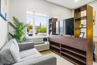 Building Photo - 1155 Main St