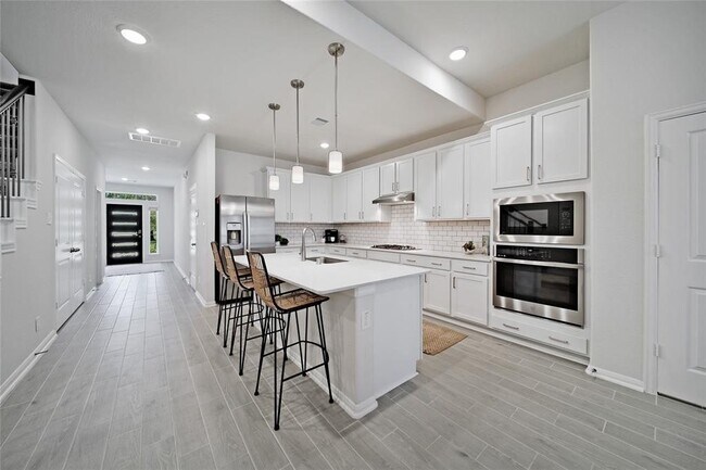 Foto del edificio - 2121 Solstice Blvd