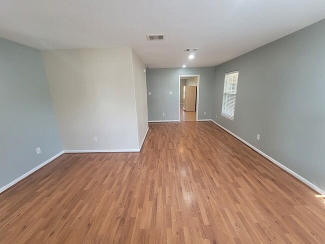 Building Photo - 1523 Campbell Ln