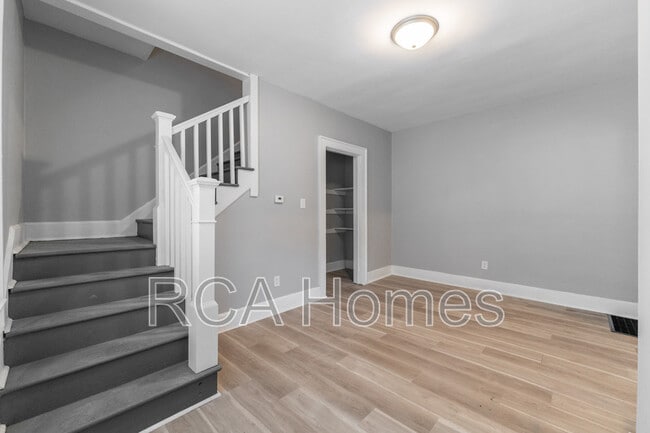 Photo - 1115 N Oxford St House