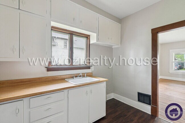 Foto del edificio - 2027 Berkshire Pl
