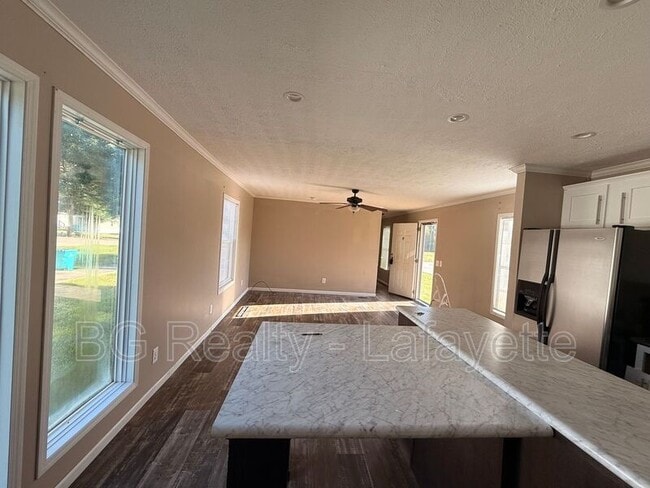 Building Photo - 290 Par Rd 1-393