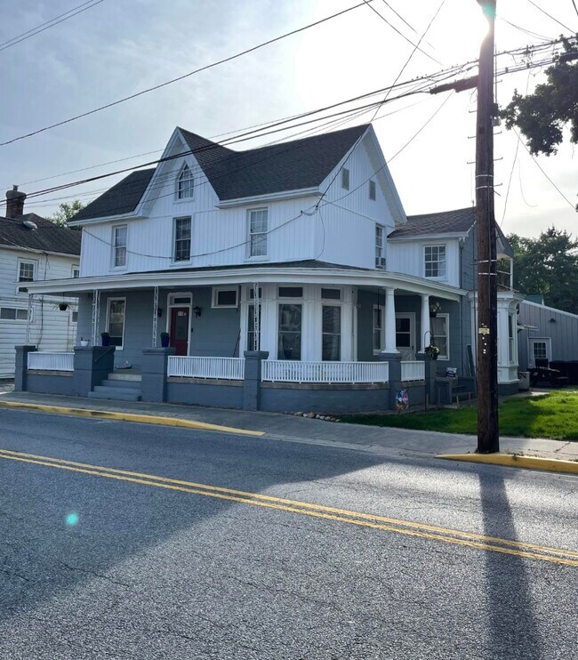 Building Photo - 110 S Main St
