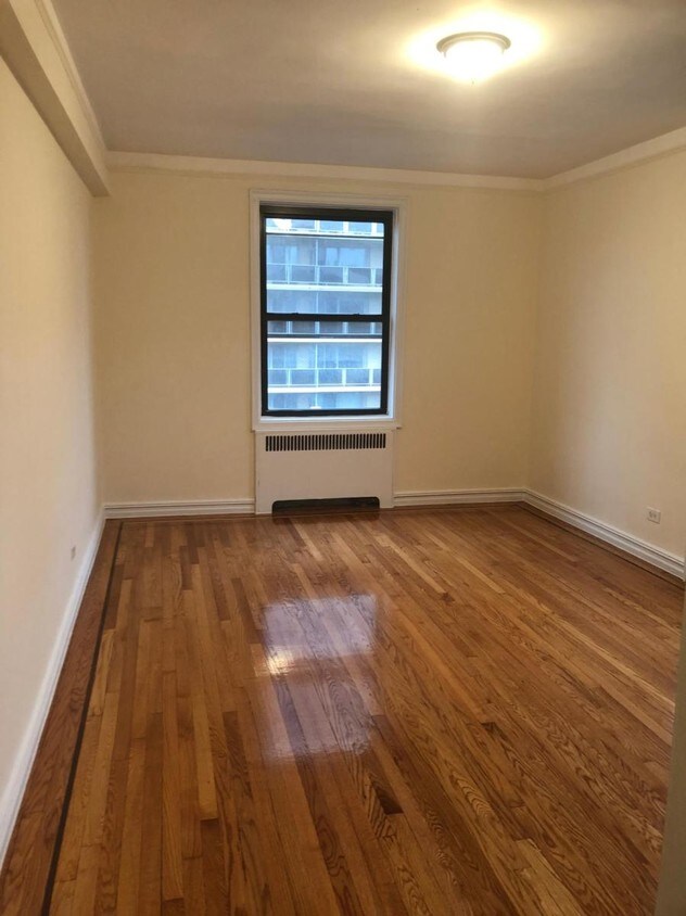 Foto principal - 175-27 Wexford Terrace