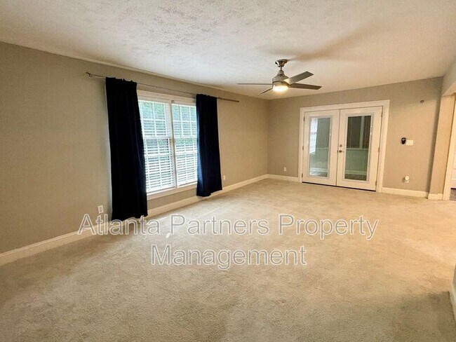 Building Photo - 3093 Colonial Way