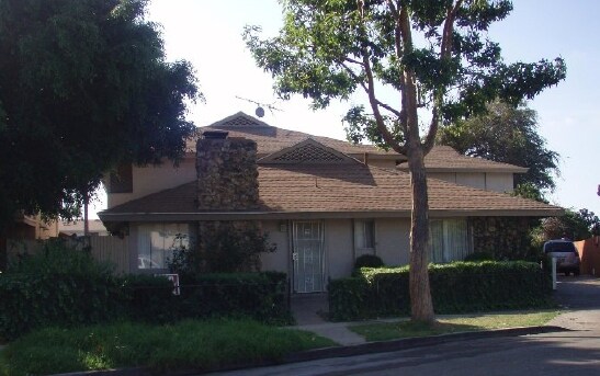 Building Photo - 17052 Carlann Cir