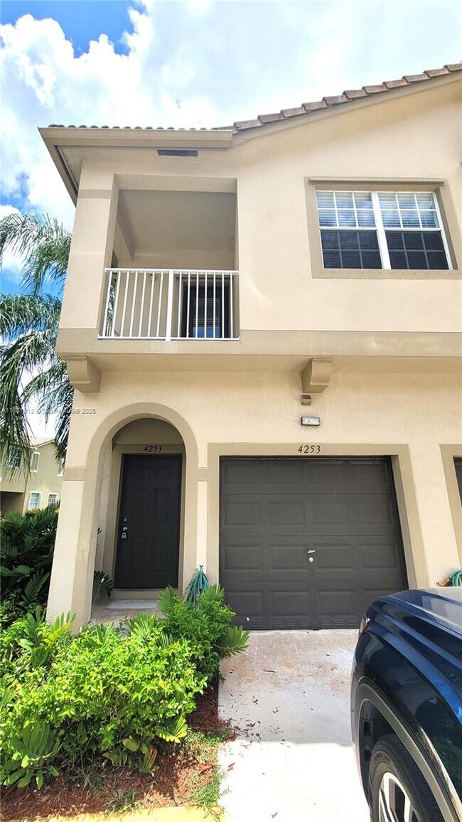 Foto del edificio - 4253 SW 132nd Wy