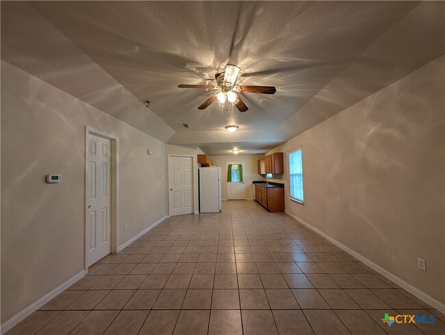 Building Photo - 956 Misty Acres Dr