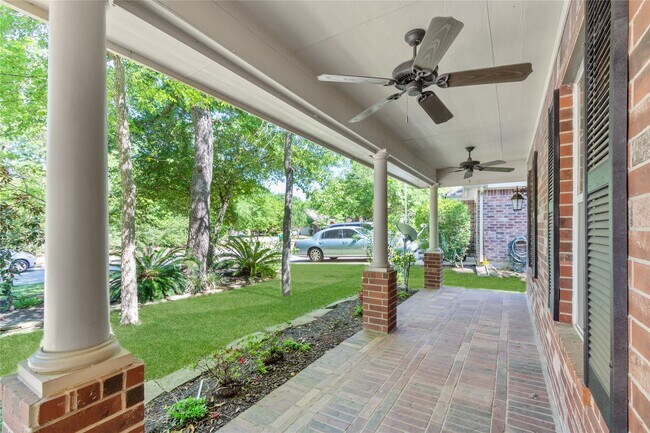 Foto del edificio - 255 Genesee Ridge Ct