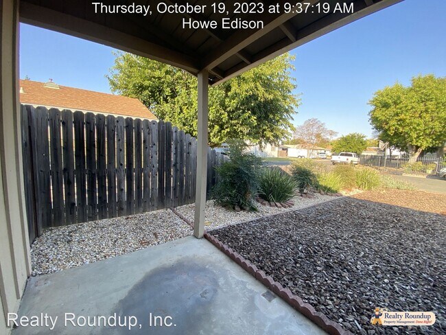 Building Photo - 3 br, 1 bath House - 2070 Janice Ave