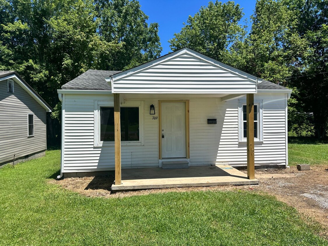 Primary Photo - 3 Bedroom 1 Bathroom House in Benton