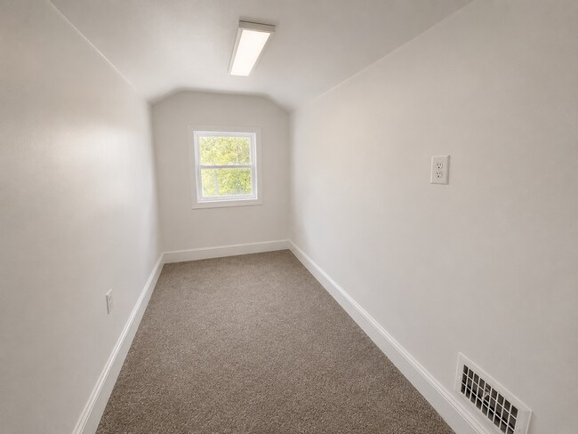 Foto del edificio - 16837 Winthrop St