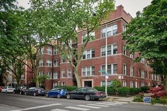 Building Photo - 6834 N Ashland Blvd