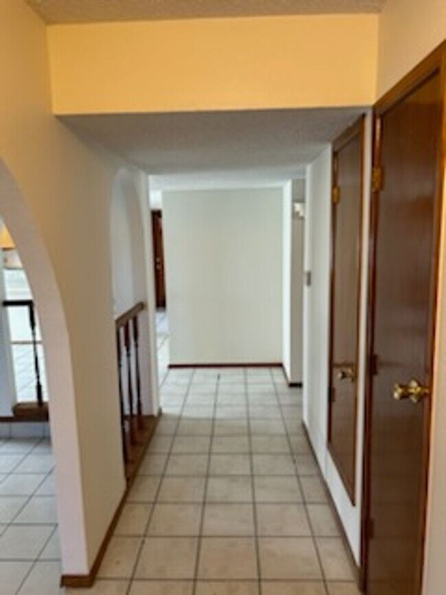 Building Photo - Great home in a great neighborhood