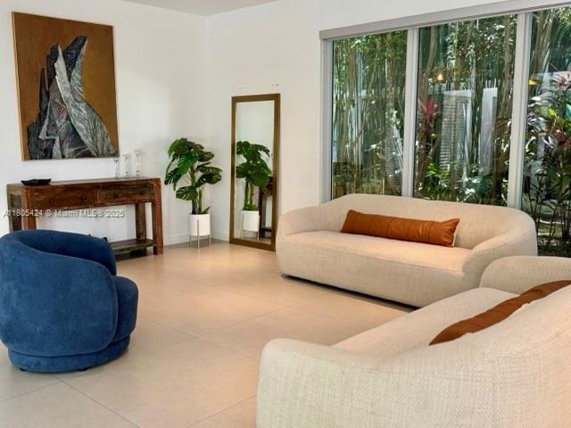 Foto del edificio - 6340 SW 80th St