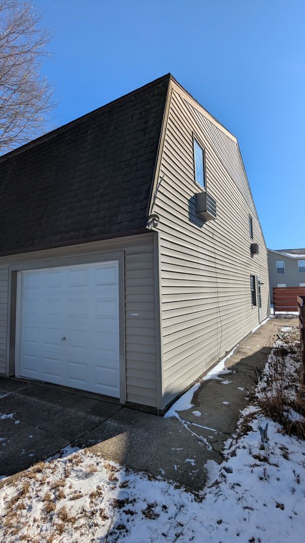 Building Photo - MN Cedar Village (857)