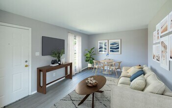 Building Photo - River Pointe Townhomes