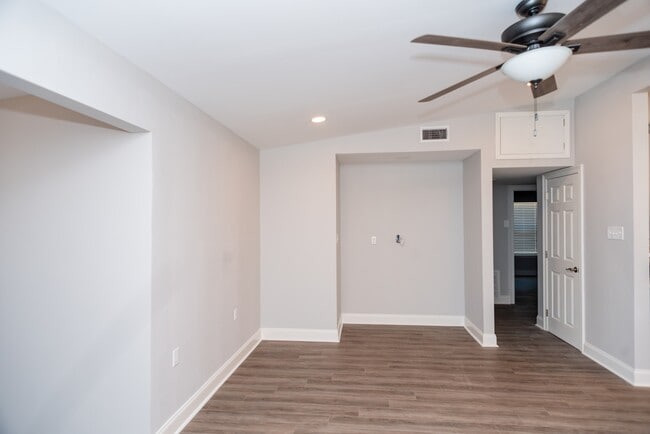 Building Photo - 2184 3rd St