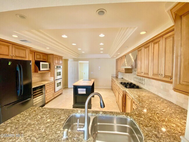 Foto del edificio - 4555 Tam O Shanter Dr