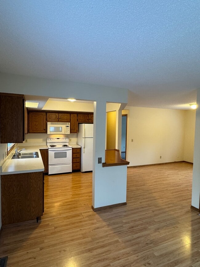 Building Photo - Peace, quiet, and a quick walk to campus