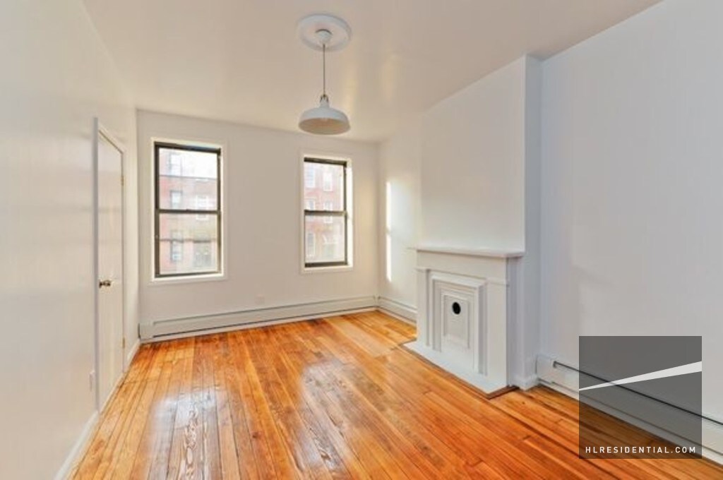 Primary Photo - 53 6th Ave