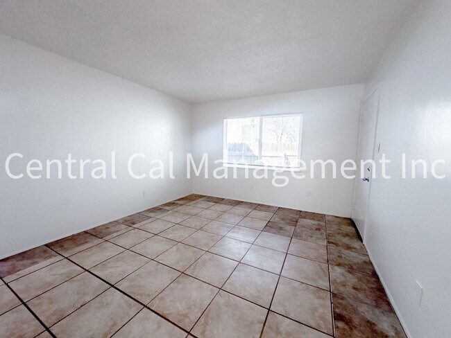 Building Photo - 611 Wilson Ave