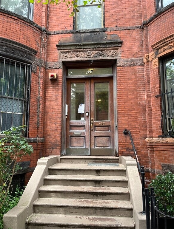 Building Photo - 429 Marlborough St
