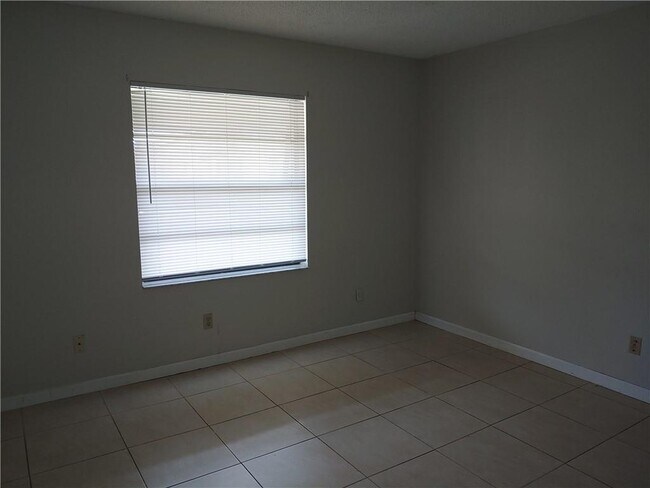 Foto del edificio - 4649 Perth Rd