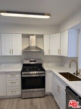 Building Photo - 432 N Kenwood St