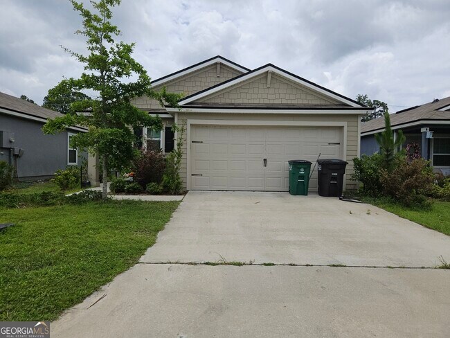Building Photo - 137 Teakwood Dr