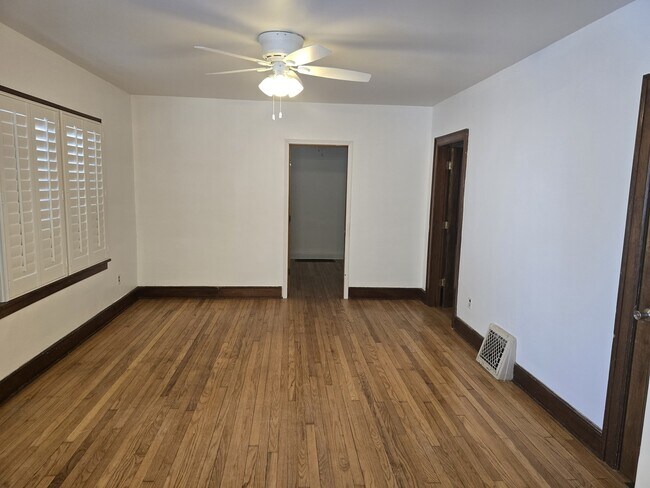 Foto del edificio - 310 Genoa Rd