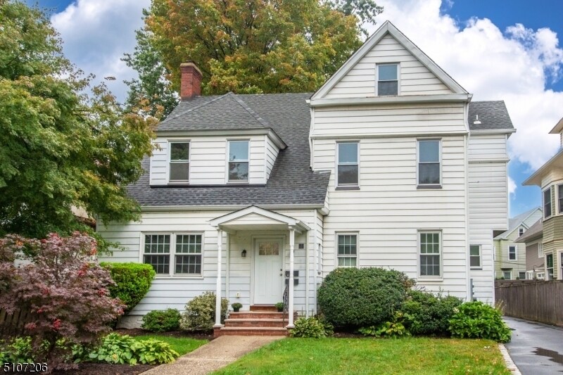 Foto principal - 84 Midland Ave