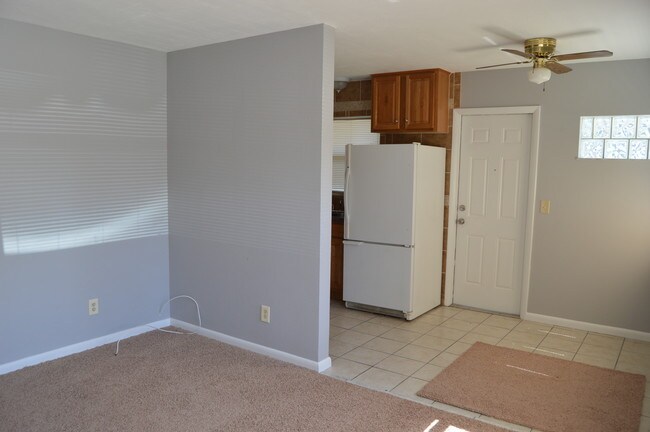 Foto del edificio - 614 Rosery Rd NW