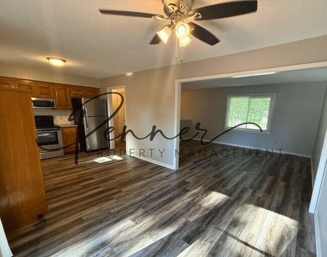 Building Photo - 2707 S Coachman Dr