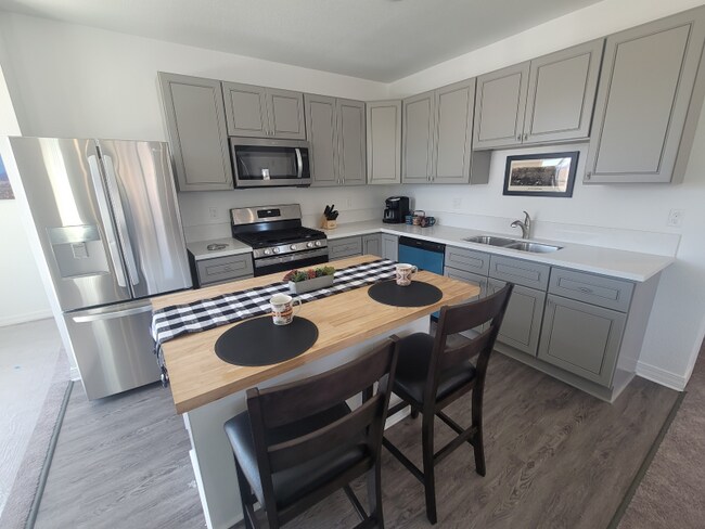 Foto del edificio - 1957 Harrison Ave