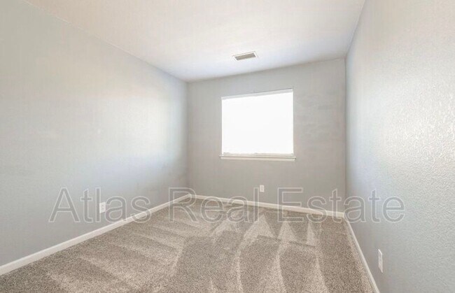 Foto del edificio - 5728 E 127th Ave