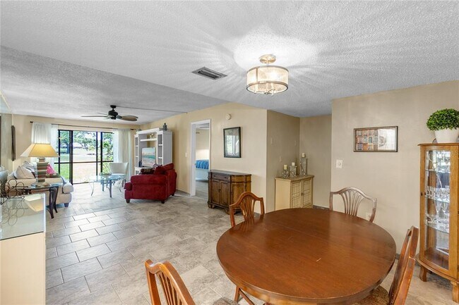 Foto del edificio - 4119 61st Ave Terrace W