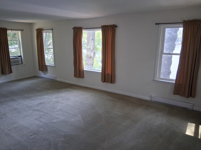 Foto del edificio - 40 Brooks Pond Rd